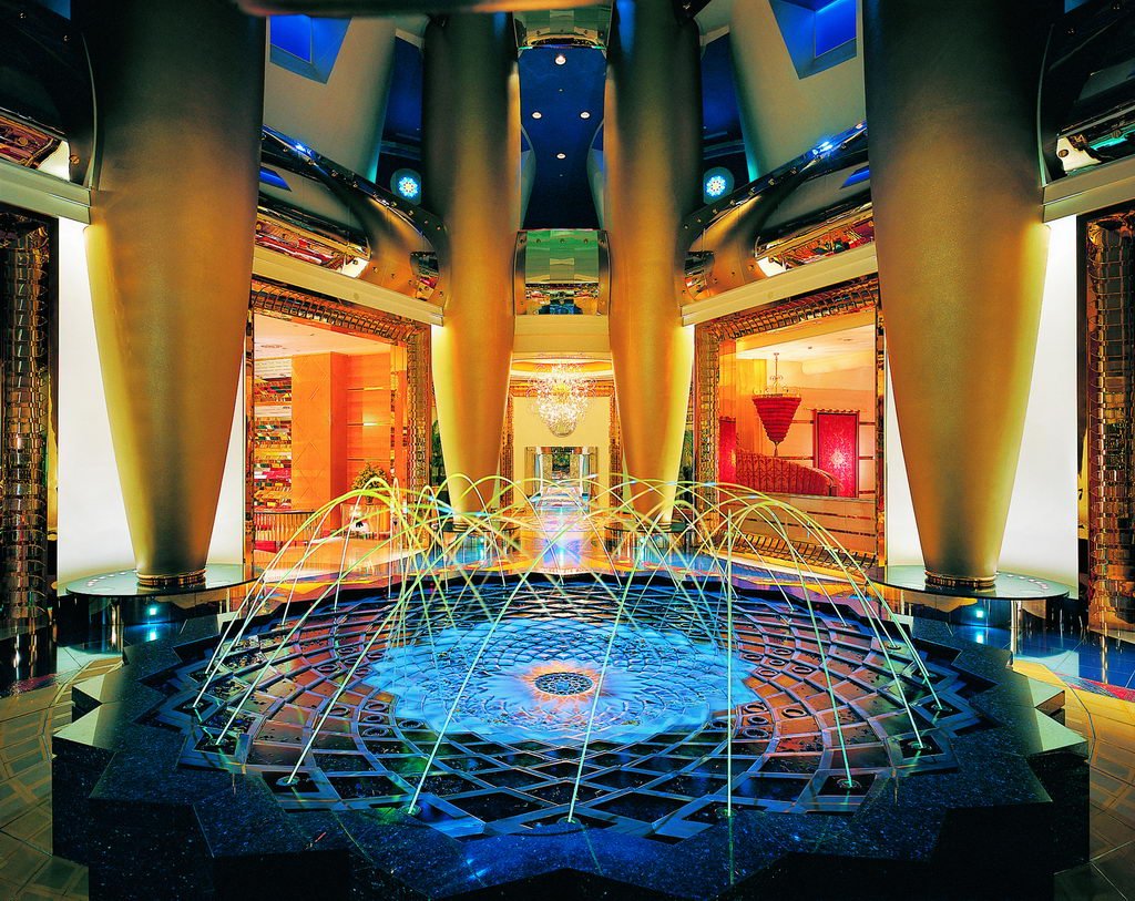 Самый высокий и дорогой отель мира - Бурдж Аль Араб