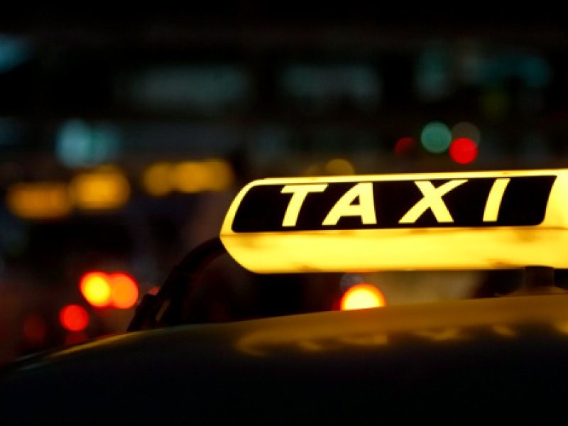 Российским таксистам разрешат ездить за клиентами в Финляндию