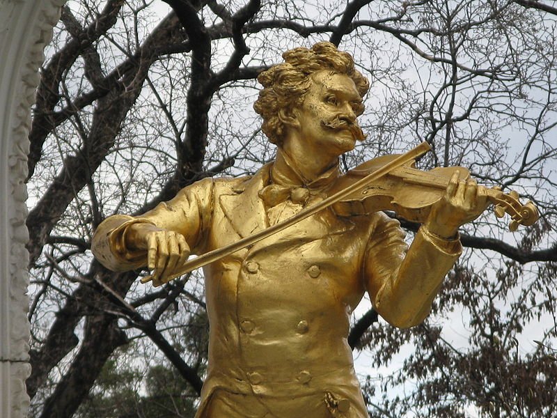 10 интересных и занимательных памятников музыкантам