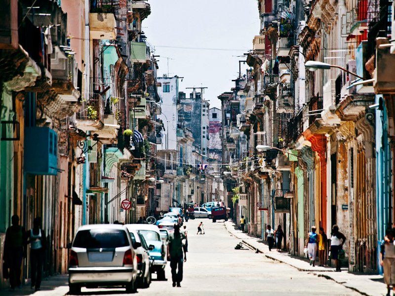 Туристам на Кубе стали сдавать в аренду задние сиденья автомобилей