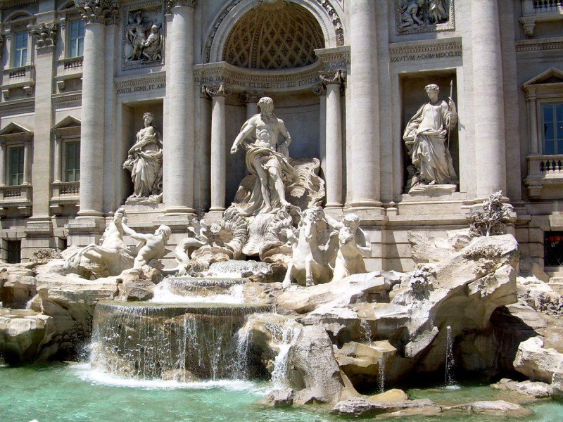 Купание в римских фонтанах обойдется в 500 евро